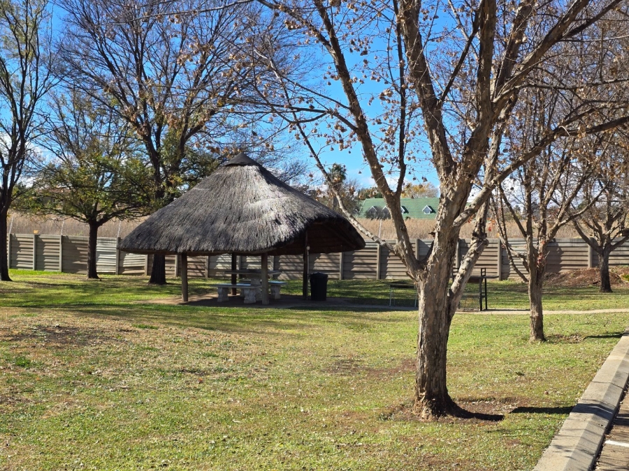 2 Bedroom Property for Sale in Van Der Hoff Park North West